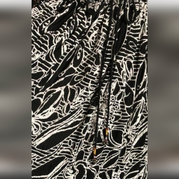 PAPA Vancouver. Boho Hippie Maxi Crinkle Broomstick Skirt, Black & White Floral - Picture 10 of 10